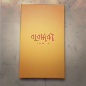 Alamar Eyeshadow Palette